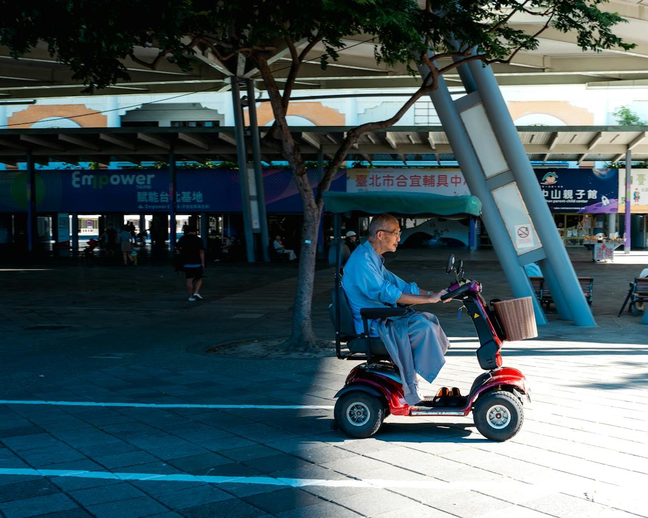 pexels-iamjcyw-33927619